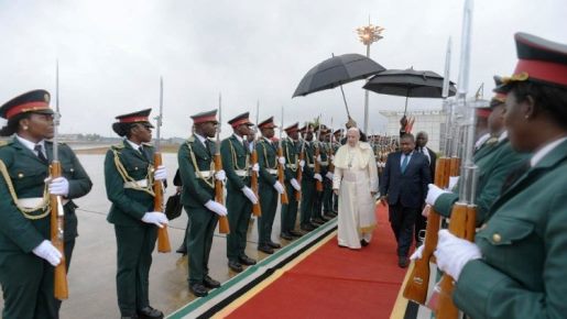 Papa deixa Moçambique em direção de Madagascar